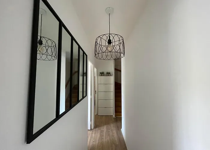 Comfortable Rooms In Nanterre University Near La Defense Arena And Paris With Very Good Wifi
