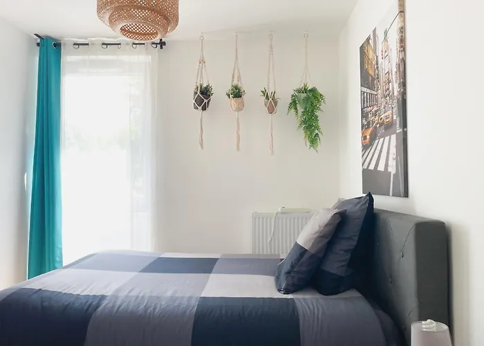 Comfortable Rooms In Nanterre University Near La Defense Arena And Paris With Very Good Wifi