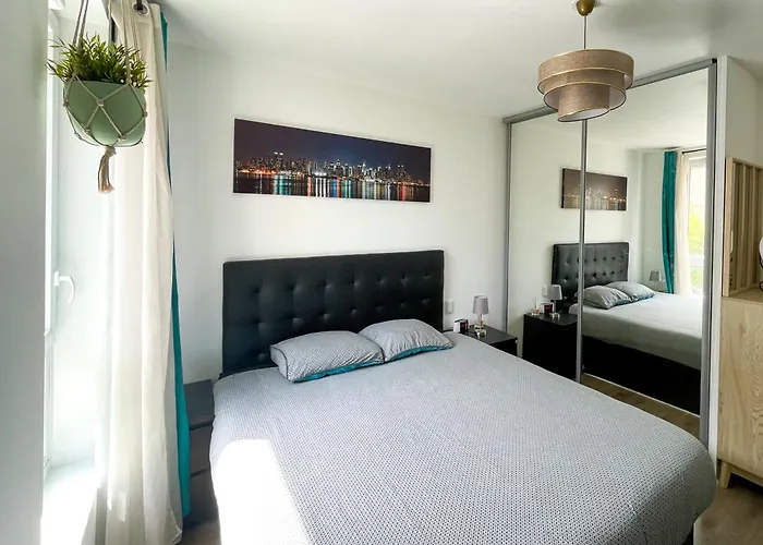 Comfortable Rooms In Nanterre University Near La Defense Arena And Paris With Very Good Wifi