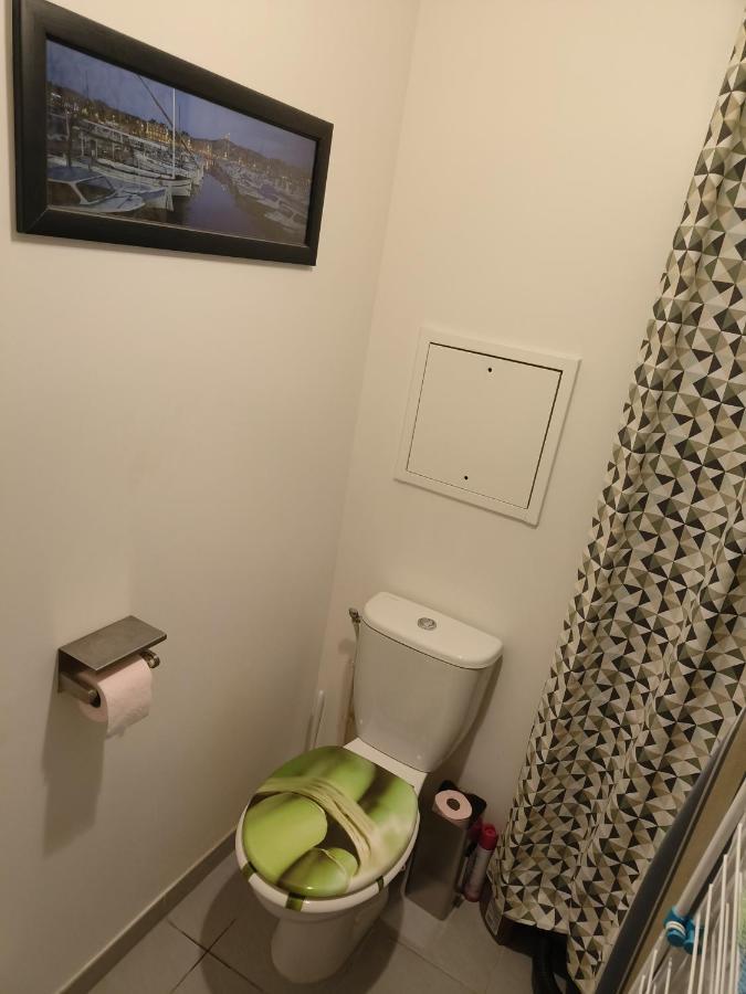 Comfortable In Near La Defense Arena And Paris With Very Good Wifi Séjour chez l'habitant