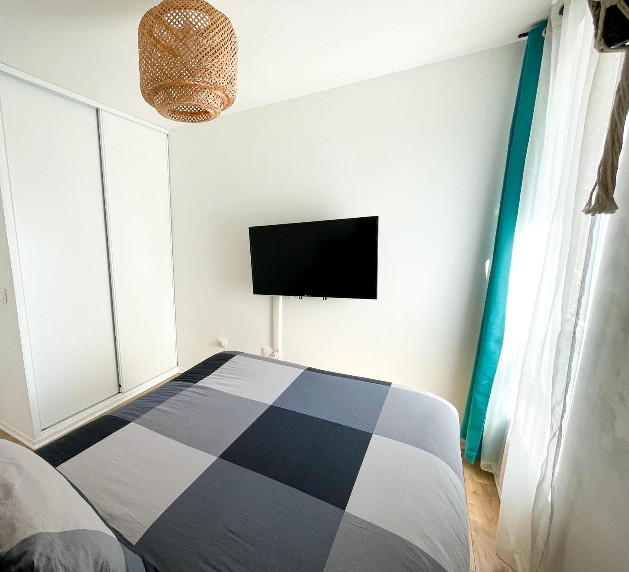 Comfortable In Near La Defense Arena And Paris With Very Good Wifi *