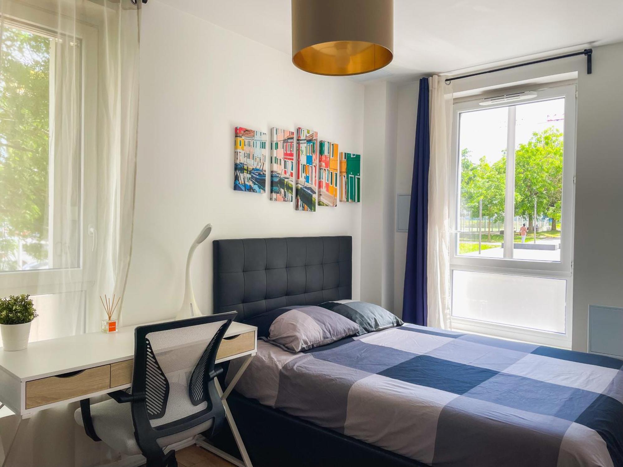 Séjour chez l'habitant Comfortable In Near La Defense Arena And Paris With Very Good Wifi Nanterre
