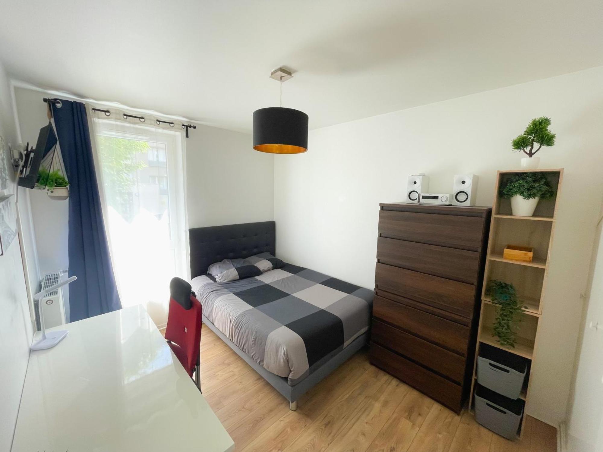Comfortable In Near La Defense Arena And Paris With Very Good Wifi Séjour chez l'habitant