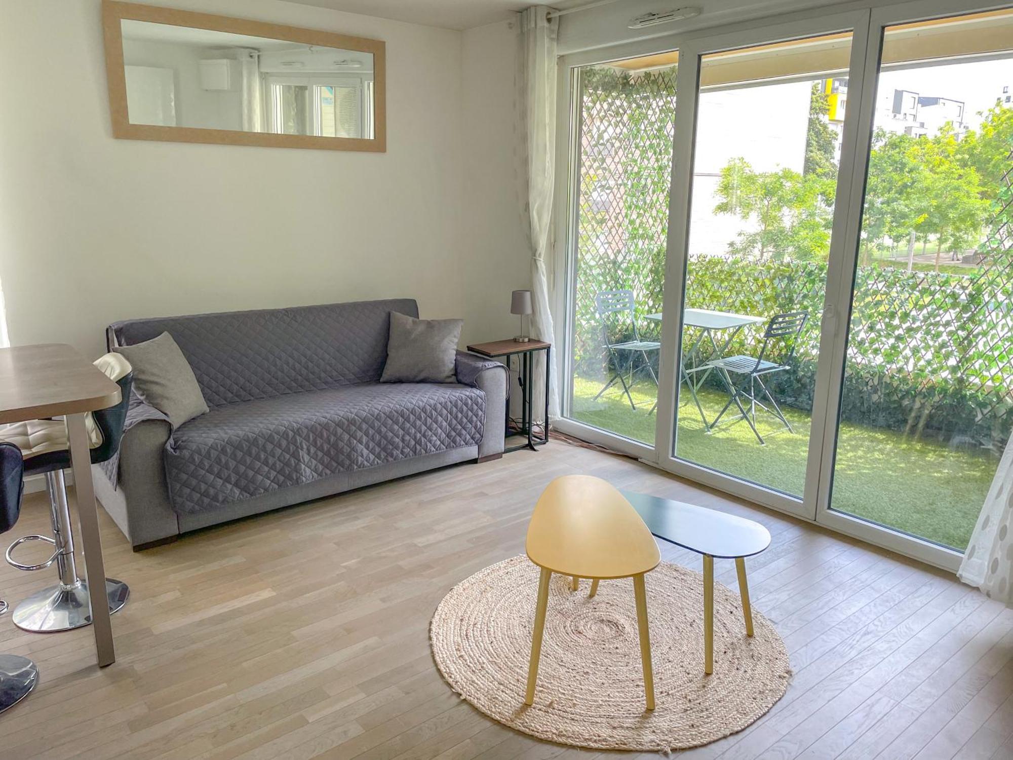 Séjour chez l'habitant Comfortable In Near La Defense Arena And Paris With Very Good Wifi