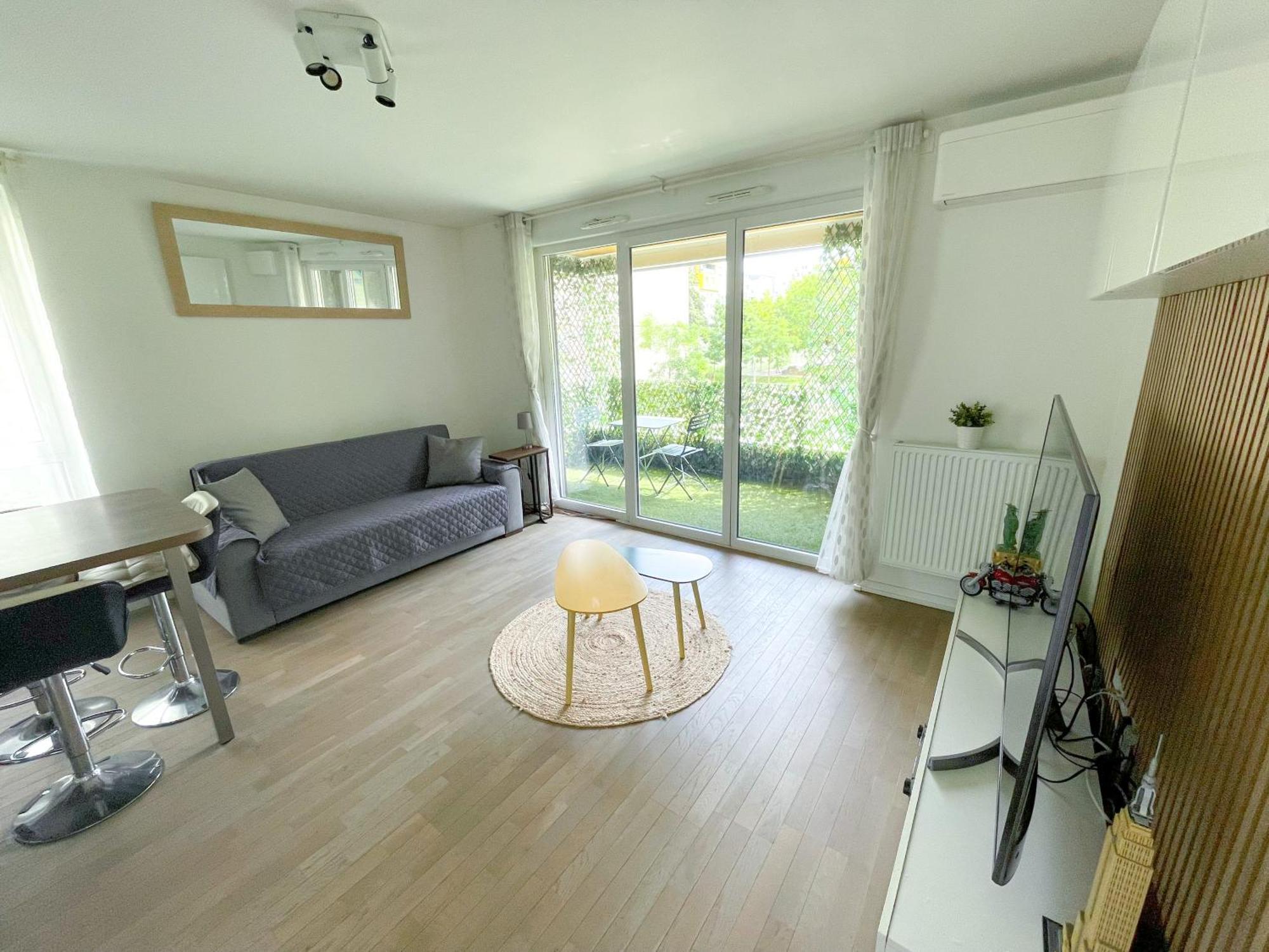 Comfortable In Near La Defense Arena And Paris With Very Good Wifi * Nanterre